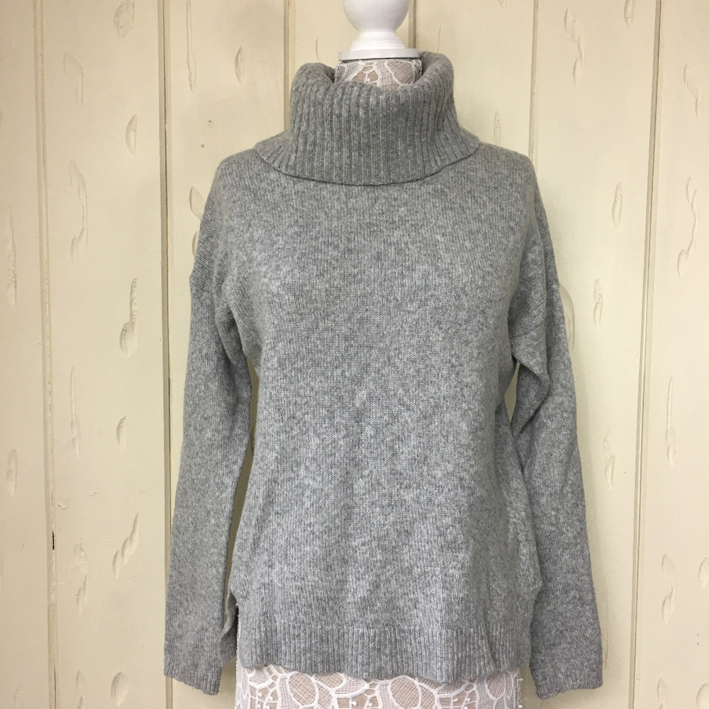 GAP Sweater